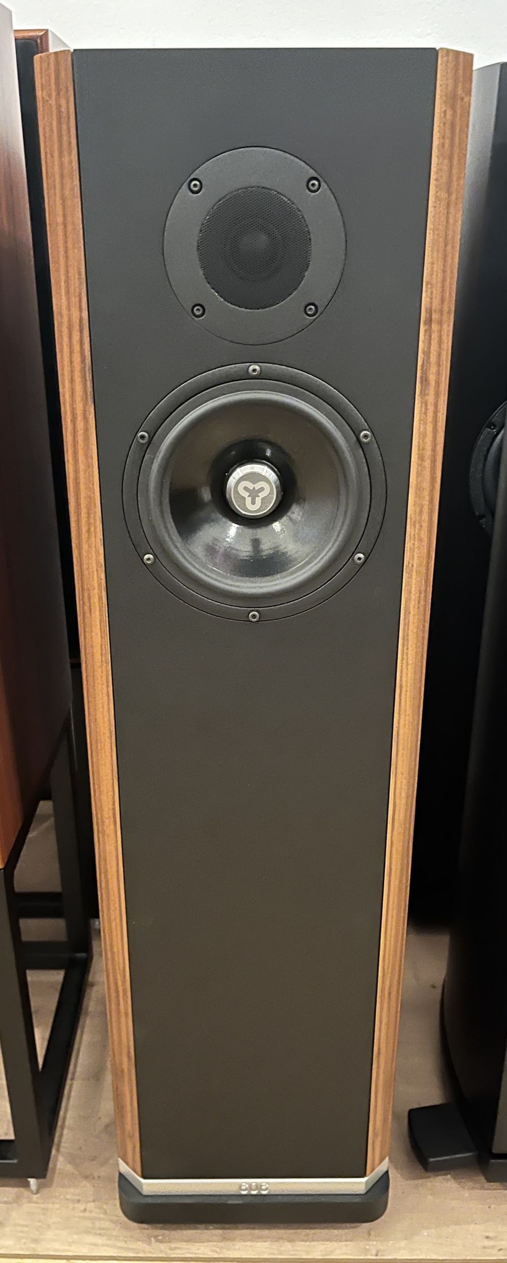 Kudos Titan 606